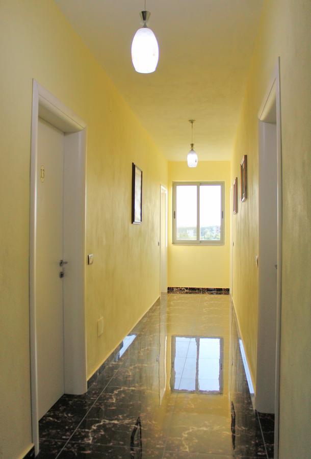 Risus Hotel Golem  Exterior photo